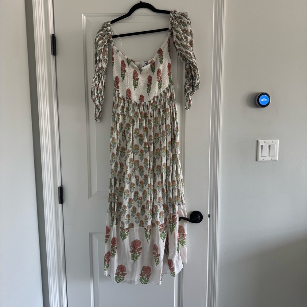 Chic Long Sleeve Dress in White and Green NWHT - Picture 3 of 4